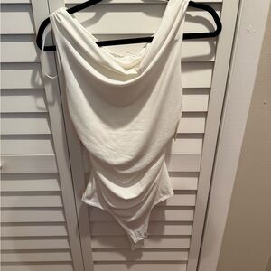 gaze Elegant White Tag with Script Logo